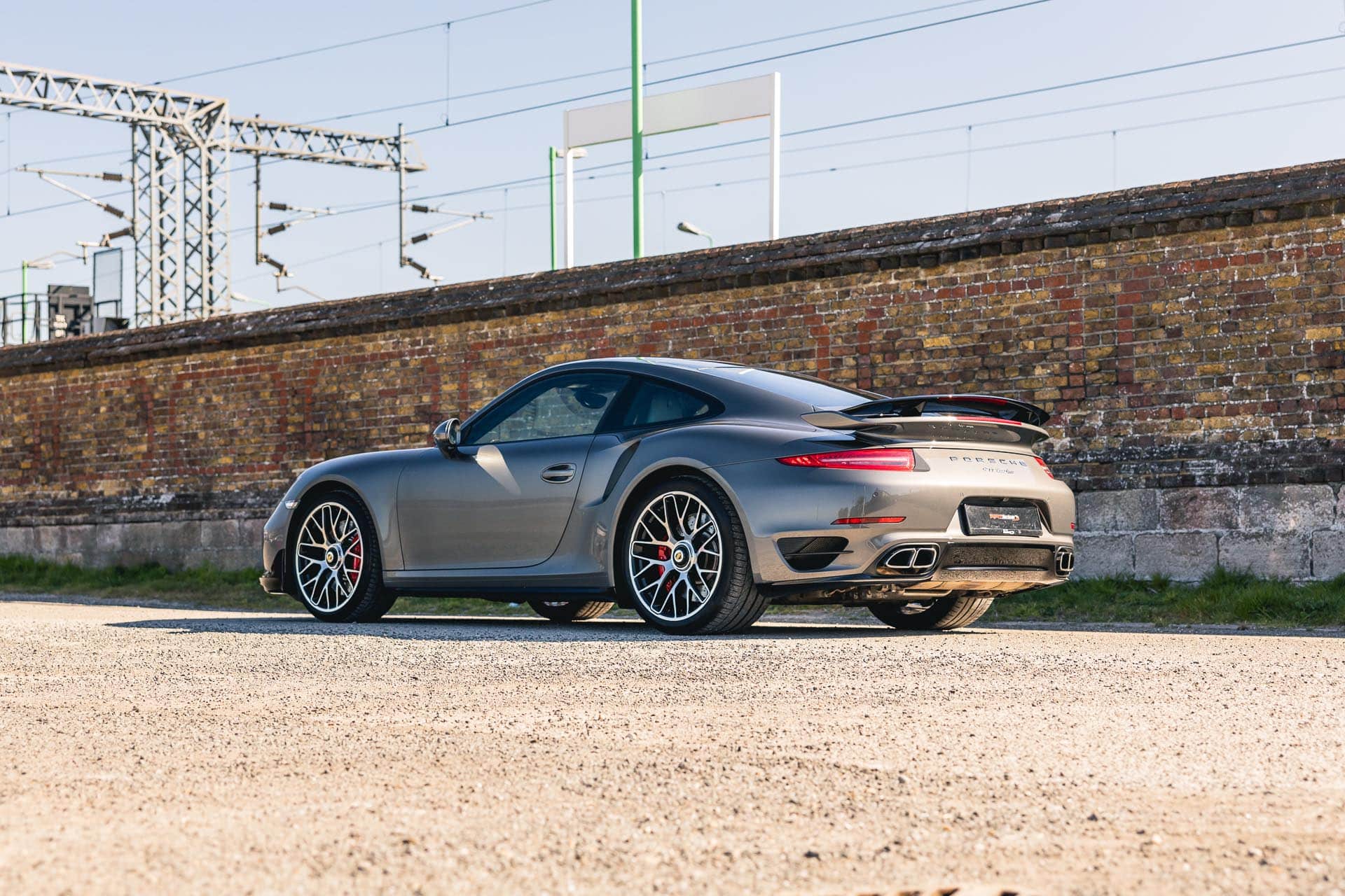 991 turbo station car park