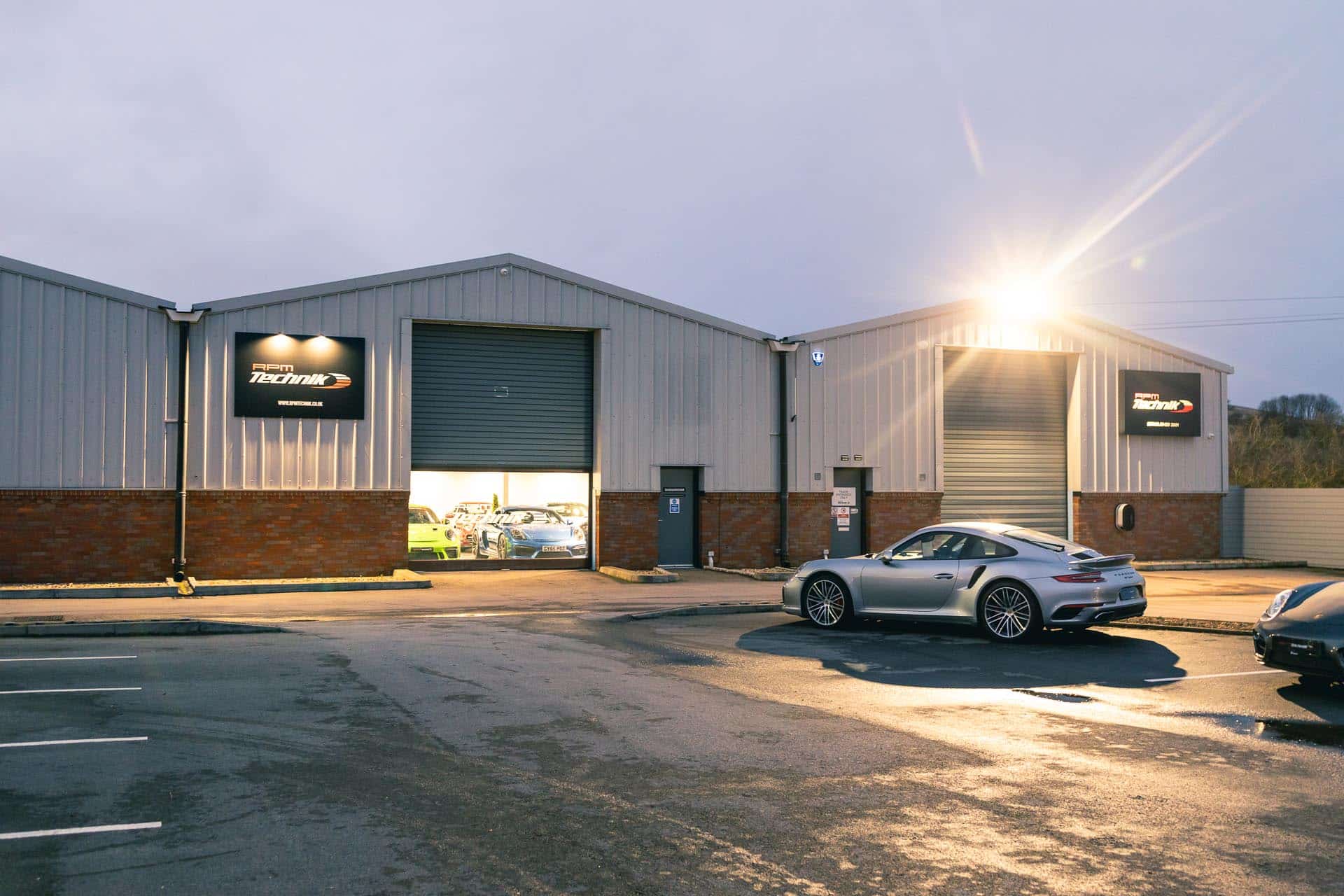 991-2-turbo-outside-rpm-showroom