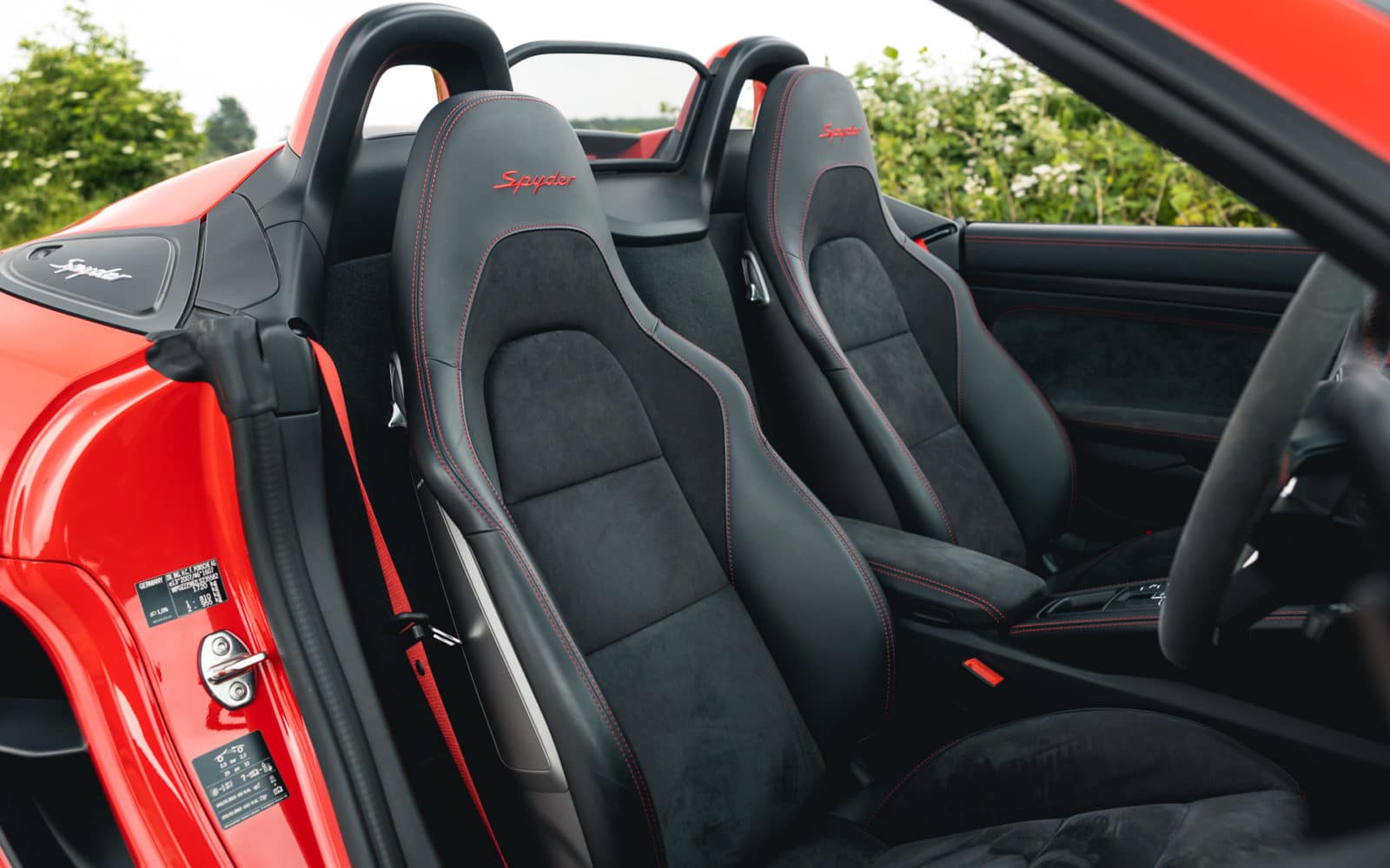 718 Spyder 32