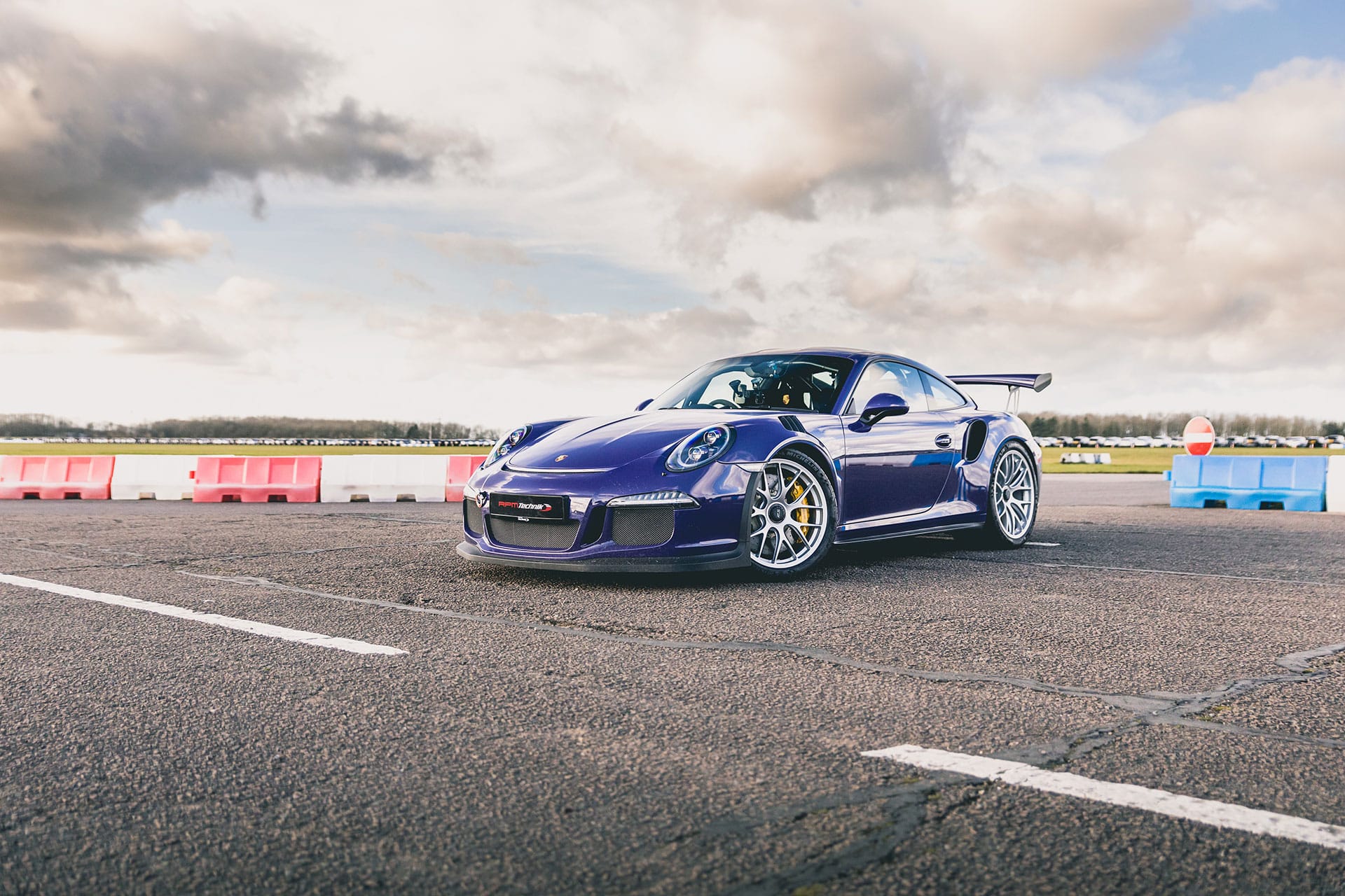 991-1-gt3-rs-mr-ultraviolet1
