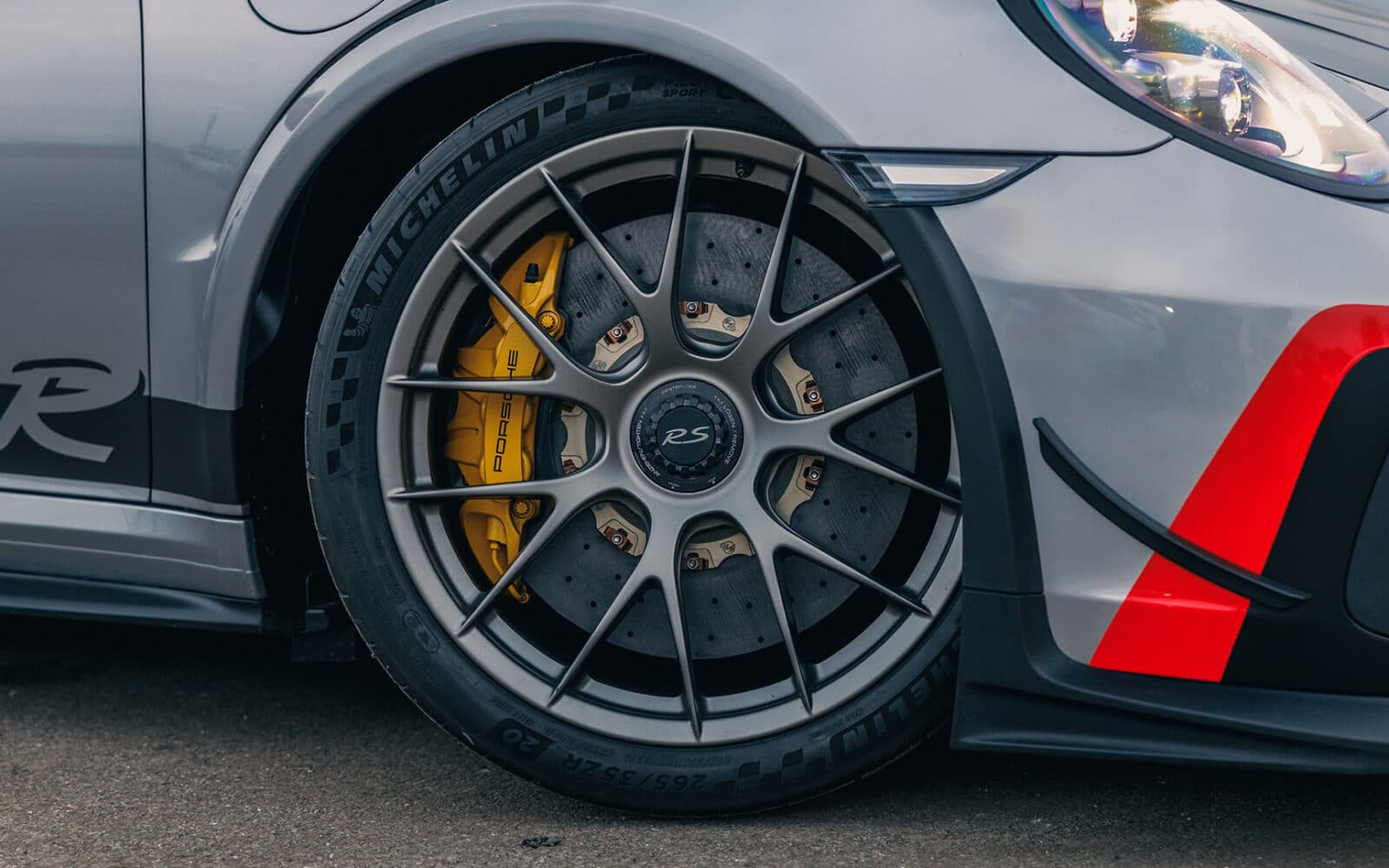 TH__GT3RS_MR_1
