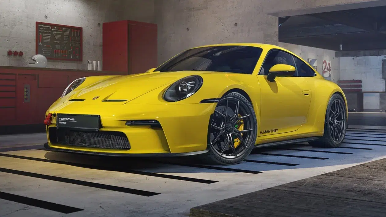 Manthey Racing Porsche 911 GT3 Touring 992 5