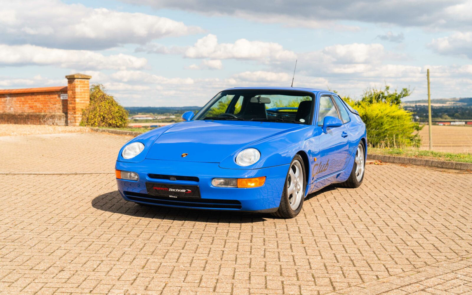 Porsche968-casestudy