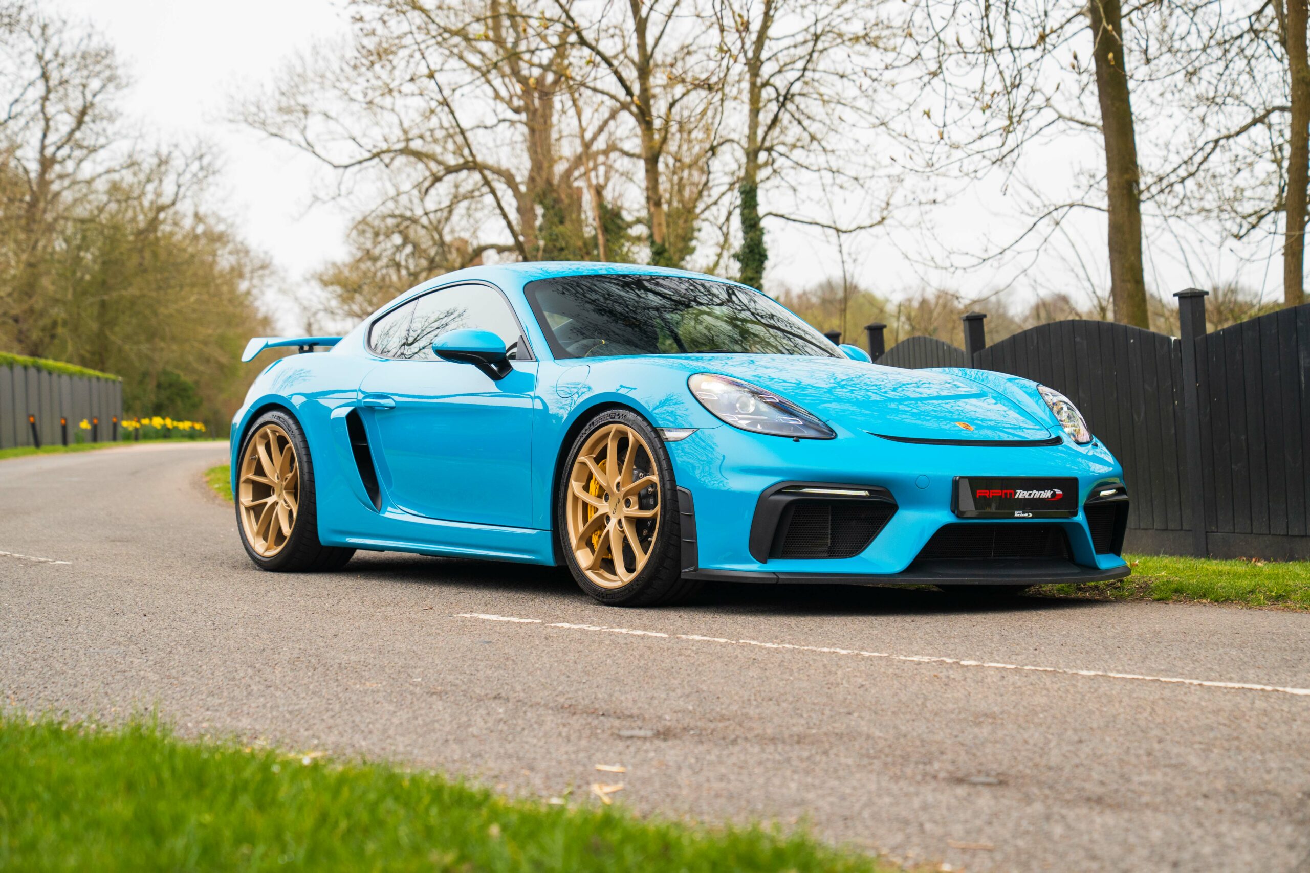 miami-blue-gt4-po70jwd-8