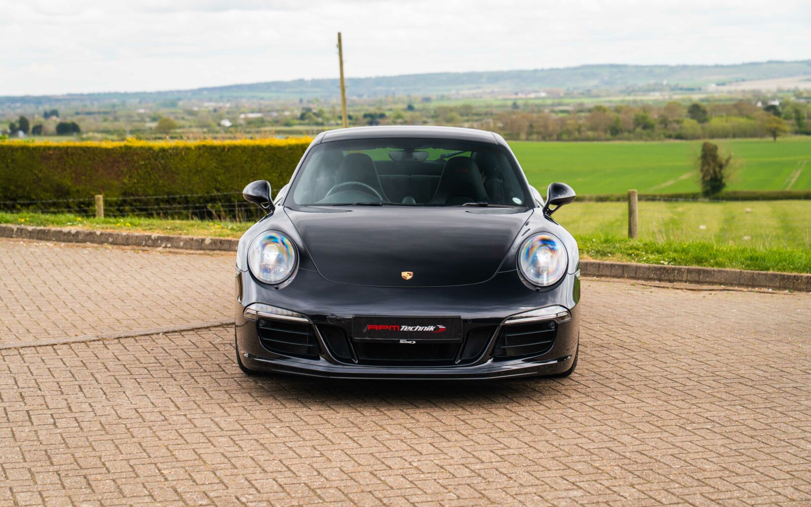 991.1 GTS – Black 1