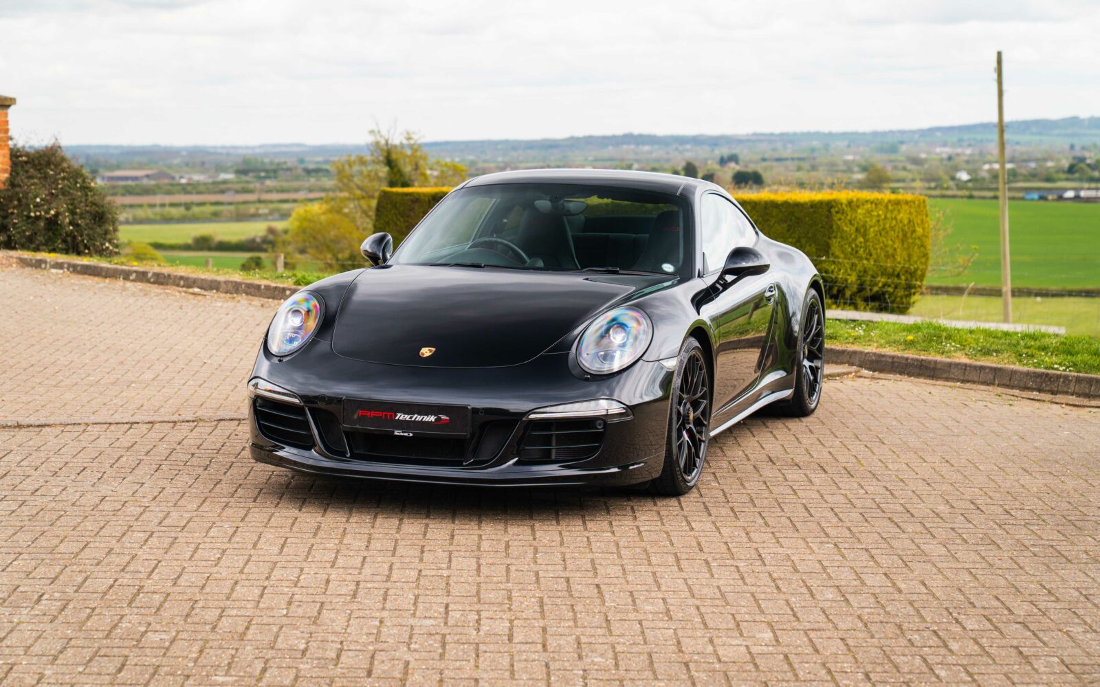 991.1 GTS – Black 2