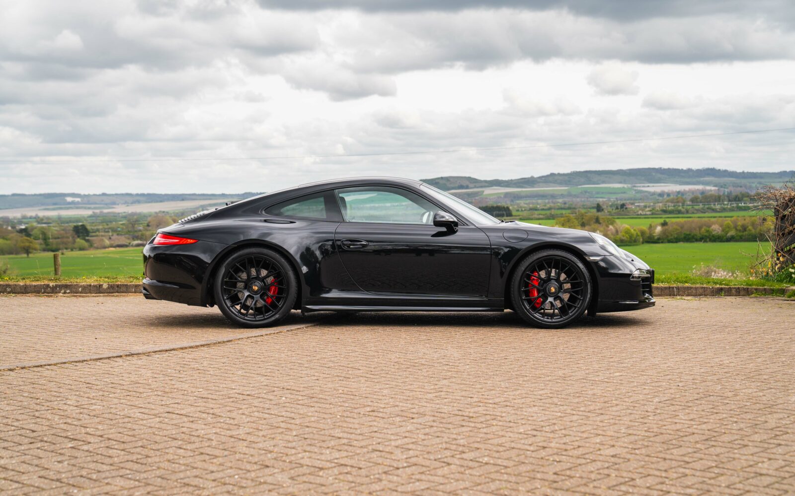 991.1 GTS – Black 33