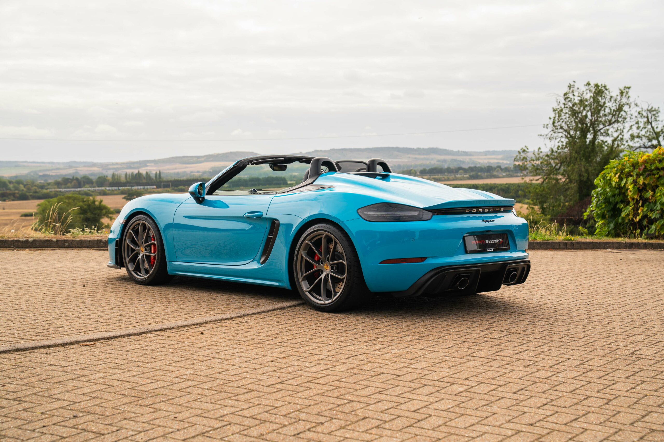 718 Spyder 25