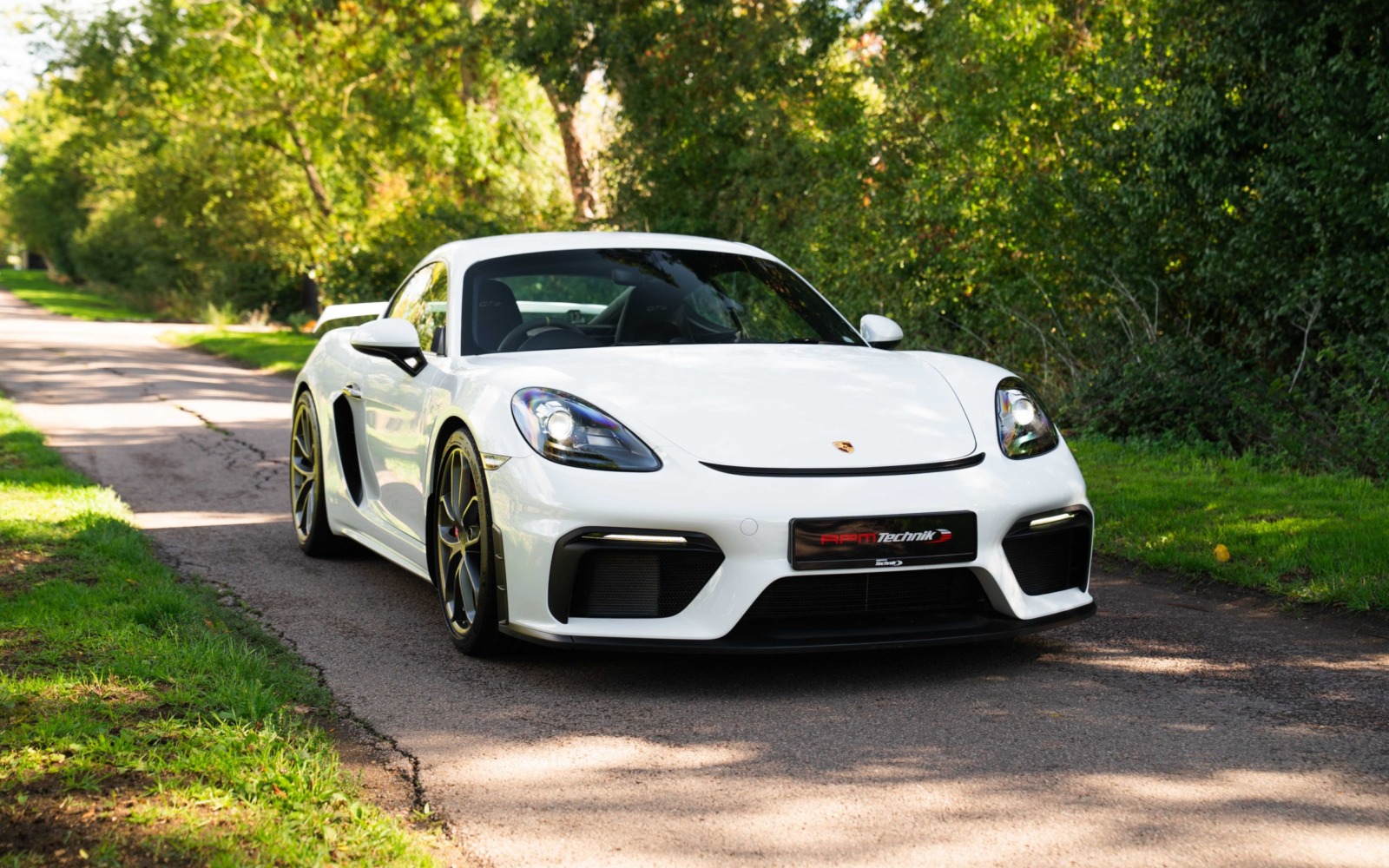 718 GT4-white-8
