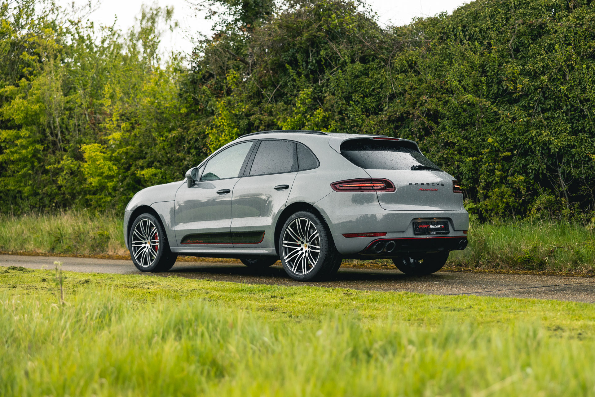 Porsche Macan Servicing