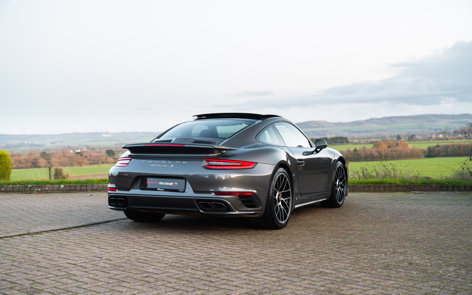 991.2 Turbo S  12