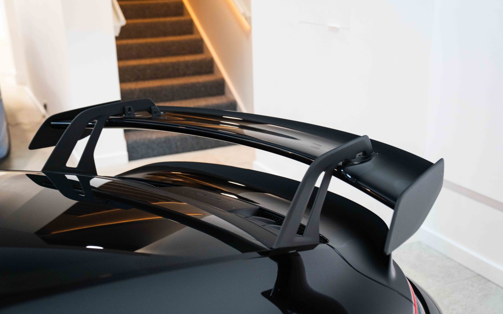 992.1 GT3 black 7