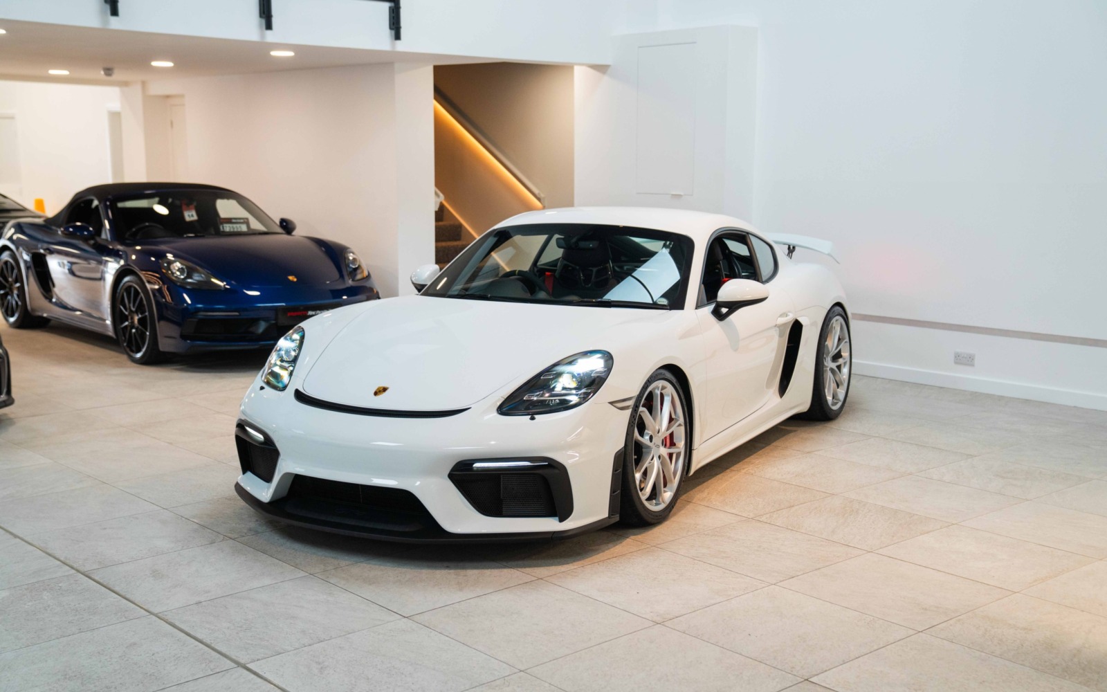718 GT4 - white-19