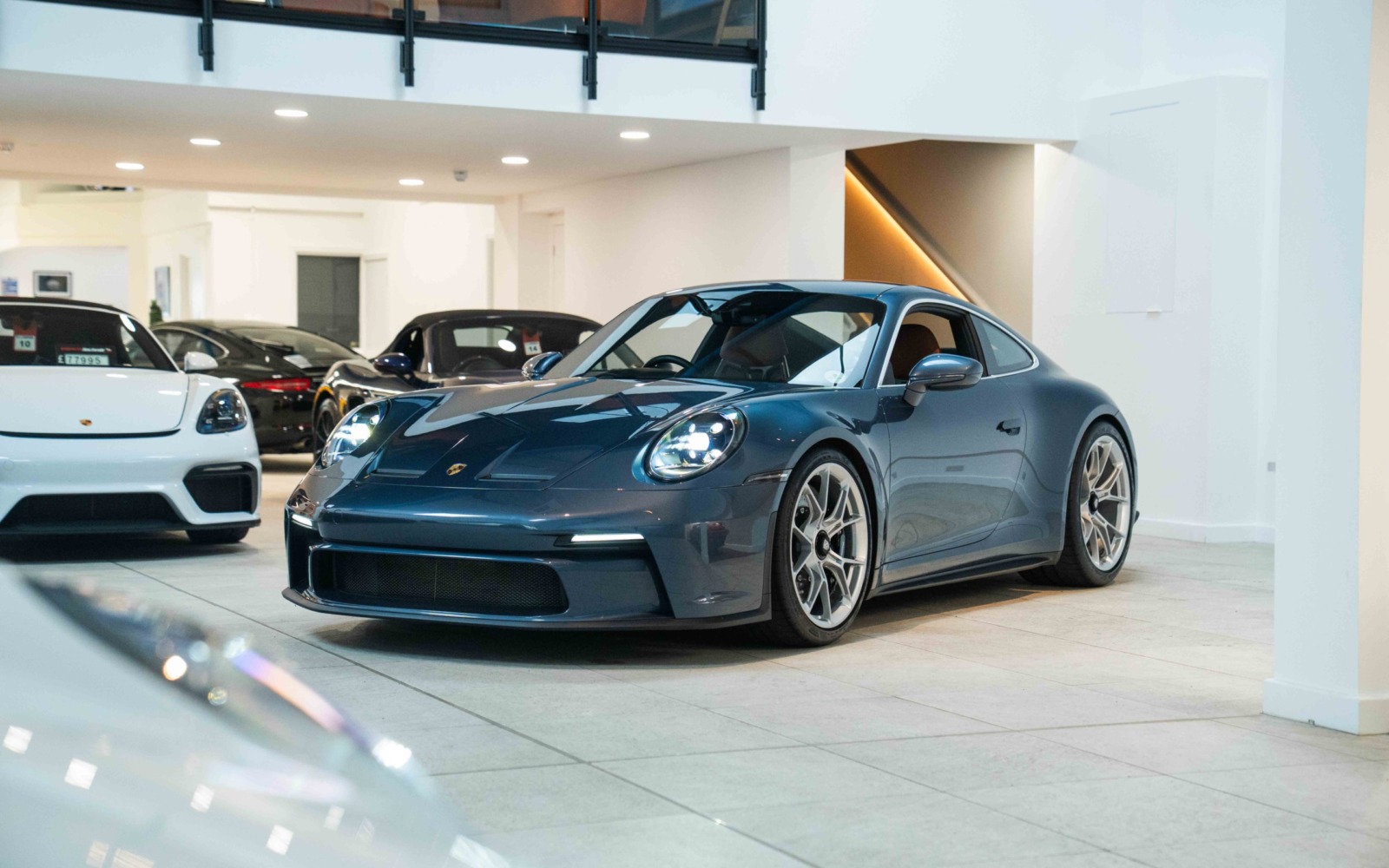992.1 GT3 Touring-1