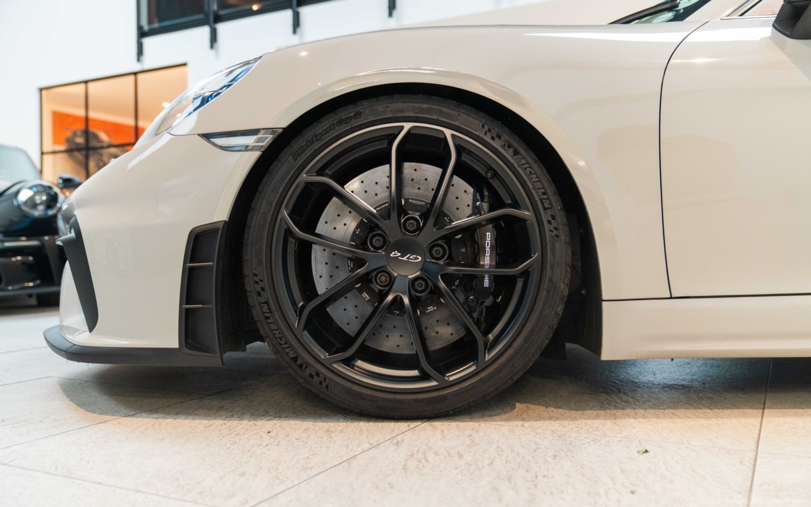 718 GT4 12